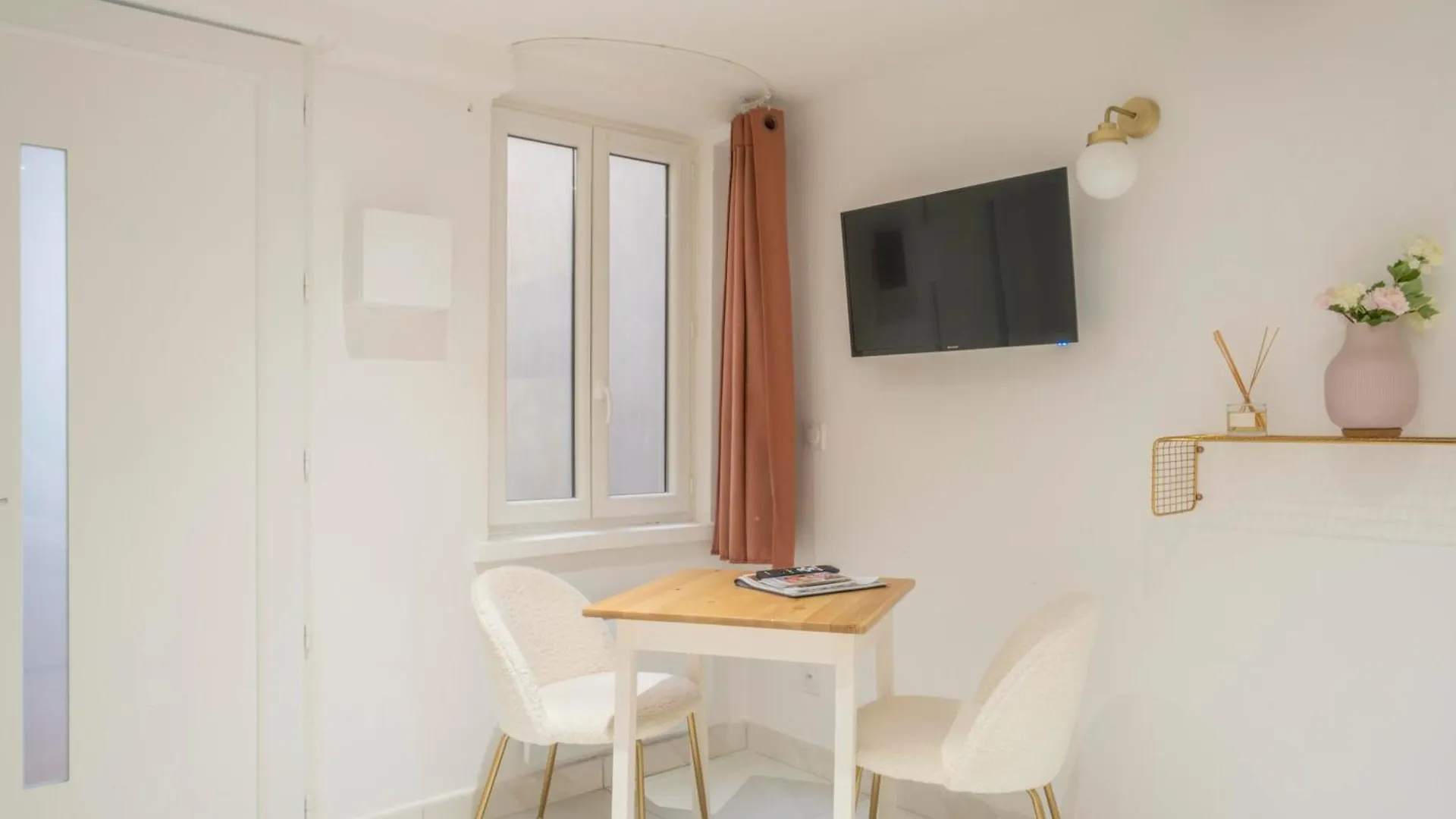 Proche Theatre Apartment Grasse 0*,  France